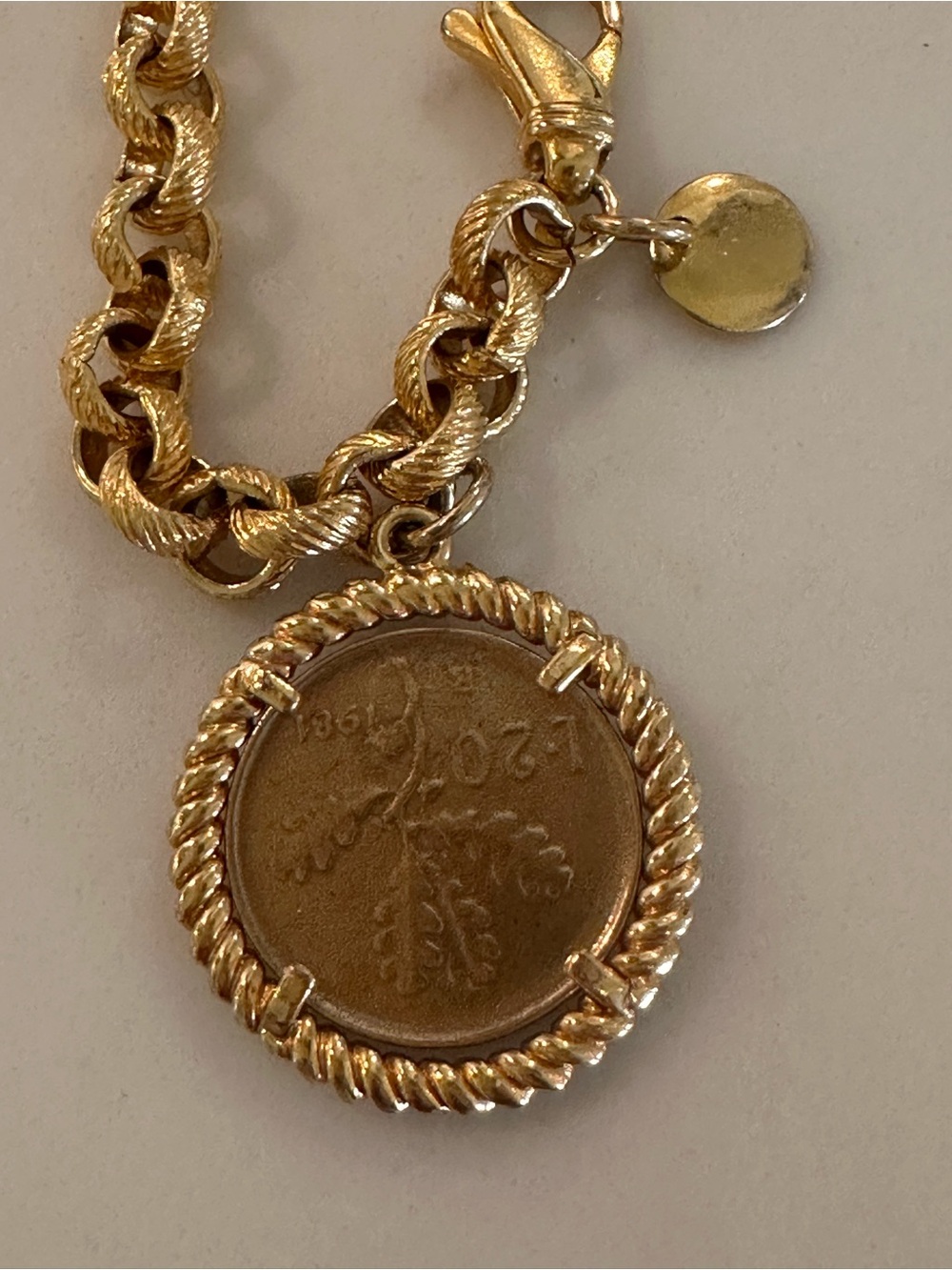 Vintage Dyadema Bronze Italy Gold Euro Coin Bracelet Gold Tone Vintage Jewelry - Picture 3 of 5
